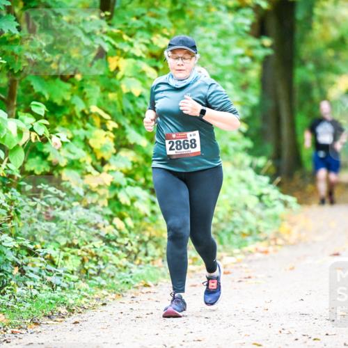 12.10.2025 - Bramfelder Halbmarathon 2025 Dr. Thomas Lammeyer http://msf.ph/oto/9343778 12.10.2025 10:00:14 Laufen 32, 2868 meine-sportfotos.de