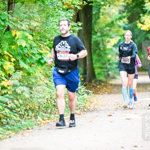 12.10.2025 - Bramfelder Halbmarathon 2025 Dr. Thomas Lammeyer http://msf.ph/oto/9343791 12.10.2025 10:00:25 Laufen 26373, 2809, 2750 meine-sportfotos.de