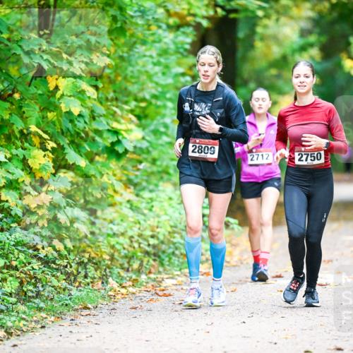 12.10.2025 - Bramfelder Halbmarathon 2025 Dr. Thomas Lammeyer http://msf.ph/oto/9343812 12.10.2025 10:00:29 Laufen 2809, 2712, 2750 meine-sportfotos.de