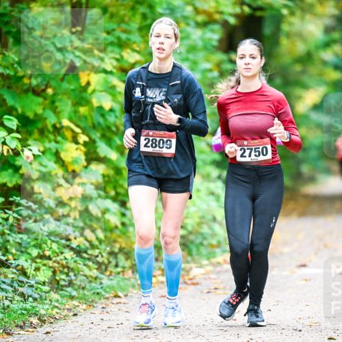 12.10.2025 - Bramfelder Halbmarathon 2025 Dr. Thomas Lammeyer http://msf.ph/oto/9343823 12.10.2025 10:00:30 Laufen 2809, 2750 meine-sportfotos.de