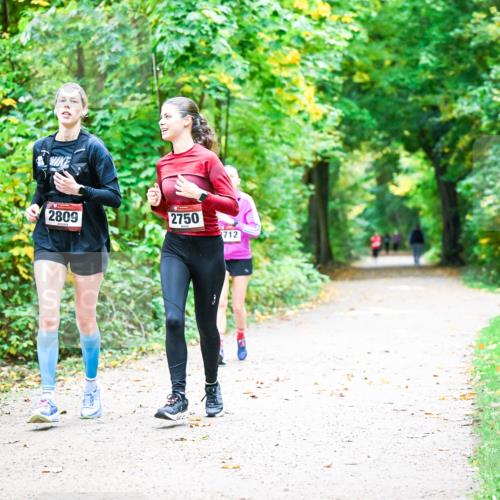 12.10.2025 - Bramfelder Halbmarathon 2025 Dr. Thomas Lammeyer http://msf.ph/oto/9343831 12.10.2025 10:00:33 Laufen 2809, 2750, 712 meine-sportfotos.de