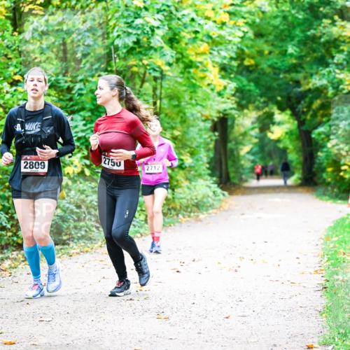 12.10.2025 - Bramfelder Halbmarathon 2025 Dr. Thomas Lammeyer http://msf.ph/oto/9343833 12.10.2025 10:00:34 Laufen 2750, 2809, 2712 meine-sportfotos.de