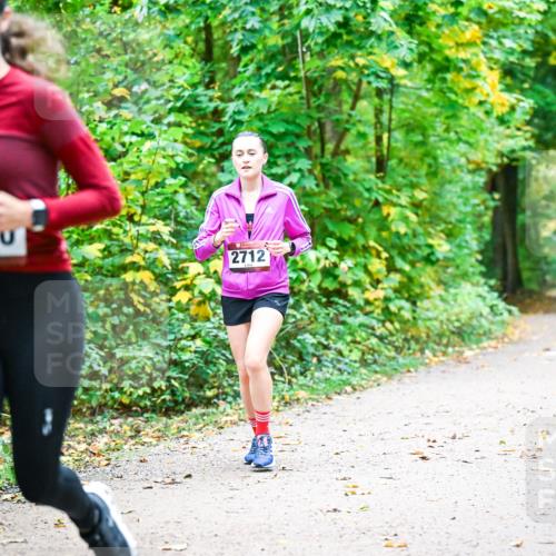 12.10.2025 - Bramfelder Halbmarathon 2025 Dr. Thomas Lammeyer http://msf.ph/oto/9343835 12.10.2025 10:00:35 Laufen 2712 meine-sportfotos.de