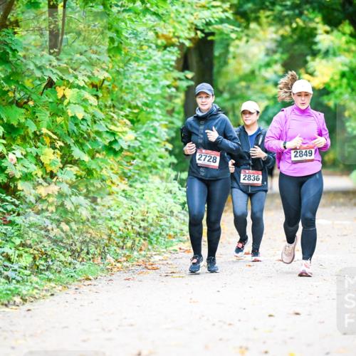 12.10.2025 - Bramfelder Halbmarathon 2025 Dr. Thomas Lammeyer http://msf.ph/oto/9343898 12.10.2025 10:01:18 Laufen 0, 2728, 2836, 2849 meine-sportfotos.de