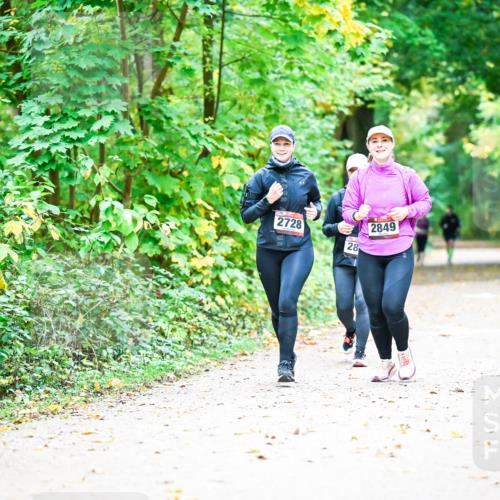 12.10.2025 - Bramfelder Halbmarathon 2025 Dr. Thomas Lammeyer http://msf.ph/oto/9343908 12.10.2025 10:01:20 Laufen 2728, 28, 2849 meine-sportfotos.de