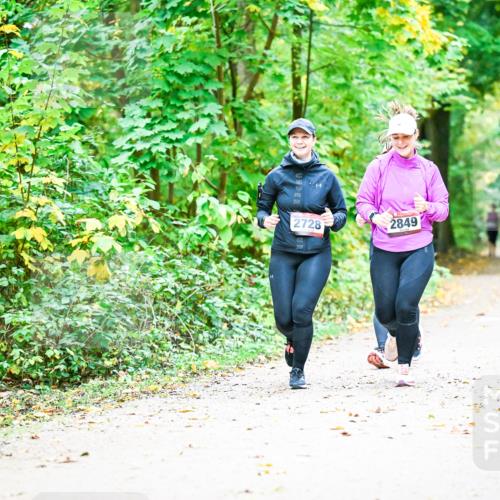 12.10.2025 - Bramfelder Halbmarathon 2025 Dr. Thomas Lammeyer http://msf.ph/oto/9343915 12.10.2025 10:01:21 Laufen 3, 20, 2728, 2849 meine-sportfotos.de