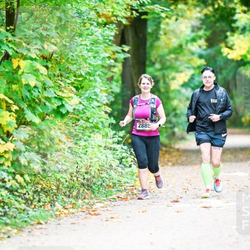 12.10.2025 - Bramfelder Halbmarathon 2025 Dr. Thomas Lammeyer http://msf.ph/oto/9343928 12.10.2025 10:01:40 Laufen 2885 meine-sportfotos.de