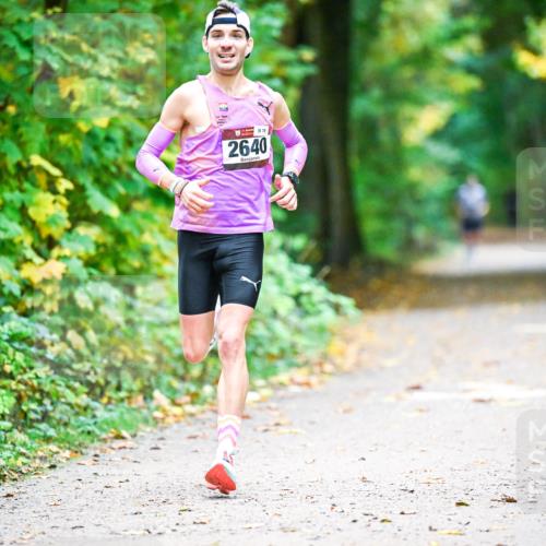 12.10.2025 - Bramfelder Halbmarathon 2025 Dr. Thomas Lammeyer http://msf.ph/oto/9343995 12.10.2025 10:01:56 Laufen 79, 2640 meine-sportfotos.de