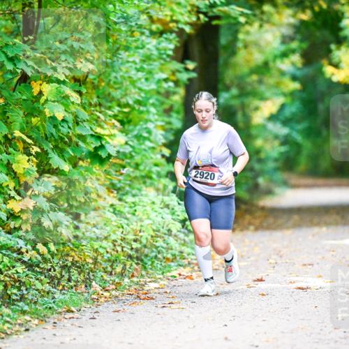 12.10.2025 - Bramfelder Halbmarathon 2025 Dr. Thomas Lammeyer http://msf.ph/oto/9344002 12.10.2025 10:02:24 Laufen 2920 meine-sportfotos.de