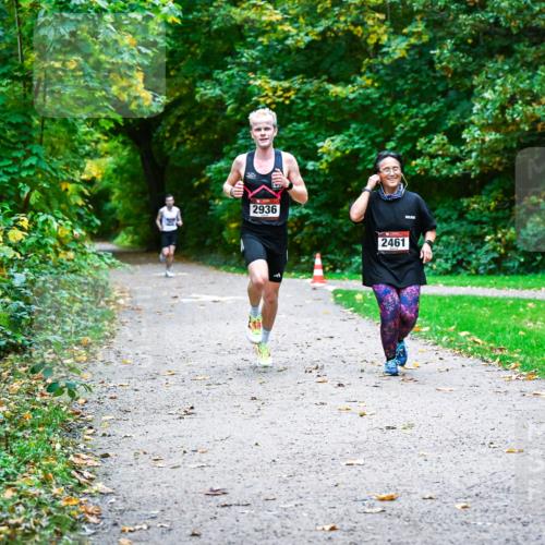 12.10.2025 - Bramfelder Halbmarathon 2025 Dr. Thomas Lammeyer http://msf.ph/oto/9344057 12.10.2025 10:03:08 Laufen 2936, 2461 meine-sportfotos.de