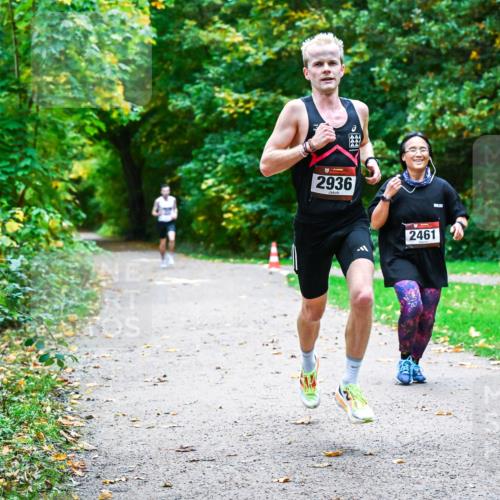 12.10.2025 - Bramfelder Halbmarathon 2025 Dr. Thomas Lammeyer http://msf.ph/oto/9344065 12.10.2025 10:03:09 Laufen 2936, 2461 meine-sportfotos.de