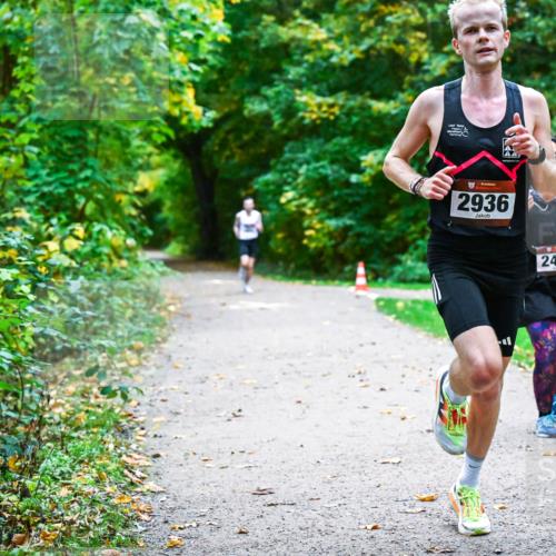 12.10.2025 - Bramfelder Halbmarathon 2025 Dr. Thomas Lammeyer http://msf.ph/oto/9344067 12.10.2025 10:03:09 Laufen 2936, 2461 meine-sportfotos.de