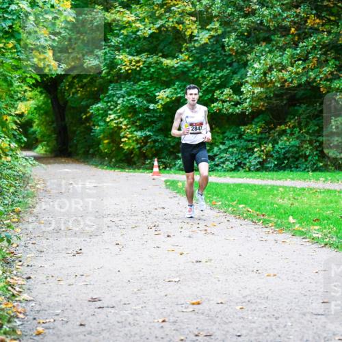 12.10.2025 - Bramfelder Halbmarathon 2025 Dr. Thomas Lammeyer http://msf.ph/oto/9344076 12.10.2025 10:03:13 Laufen 2847 meine-sportfotos.de