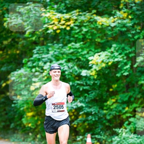 12.10.2025 - Bramfelder Halbmarathon 2025 Dr. Thomas Lammeyer http://msf.ph/oto/9344155 12.10.2025 10:04:53 Laufen 2505, 8, 12 meine-sportfotos.de