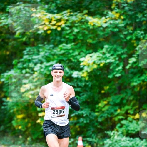 12.10.2025 - Bramfelder Halbmarathon 2025 Dr. Thomas Lammeyer http://msf.ph/oto/9344157 12.10.2025 10:04:53 Laufen 2505, 12 meine-sportfotos.de