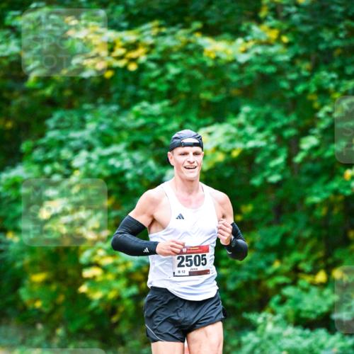 12.10.2025 - Bramfelder Halbmarathon 2025 Dr. Thomas Lammeyer http://msf.ph/oto/9344161 12.10.2025 10:04:54 Laufen 2505, 12 meine-sportfotos.de