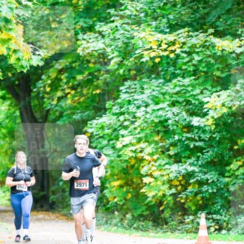 12.10.2025 - Bramfelder Halbmarathon 2025 Dr. Thomas Lammeyer http://msf.ph/oto/9344213 12.10.2025 10:07:13 Laufen 2971, 2583 meine-sportfotos.de