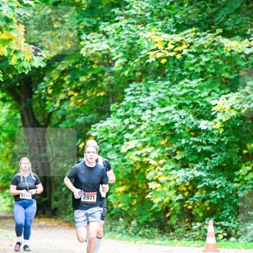 12.10.2025 - Bramfelder Halbmarathon 2025 Dr. Thomas Lammeyer http://msf.ph/oto/9344215 12.10.2025 10:07:13 Laufen 2583, 2971 meine-sportfotos.de