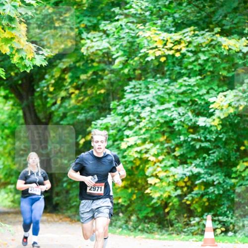 12.10.2025 - Bramfelder Halbmarathon 2025 Dr. Thomas Lammeyer http://msf.ph/oto/9344220 12.10.2025 10:07:13 Laufen 2583, 2971 meine-sportfotos.de