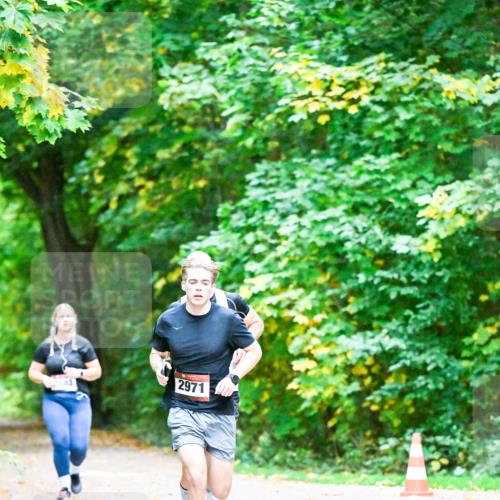 12.10.2025 - Bramfelder Halbmarathon 2025 Dr. Thomas Lammeyer http://msf.ph/oto/9344223 12.10.2025 10:07:14 Laufen 2583, 2971 meine-sportfotos.de