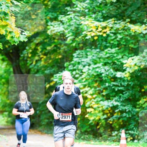 12.10.2025 - Bramfelder Halbmarathon 2025 Dr. Thomas Lammeyer http://msf.ph/oto/9344226 12.10.2025 10:07:14 Laufen 2971 meine-sportfotos.de