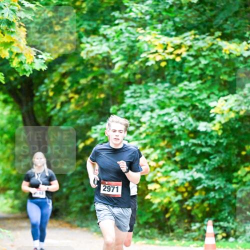 12.10.2025 - Bramfelder Halbmarathon 2025 Dr. Thomas Lammeyer http://msf.ph/oto/9344227 12.10.2025 10:07:14 Laufen 2971 meine-sportfotos.de