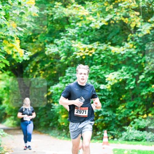 12.10.2025 - Bramfelder Halbmarathon 2025 Dr. Thomas Lammeyer http://msf.ph/oto/9344233 12.10.2025 10:07:16 Laufen 2543, 2971 meine-sportfotos.de