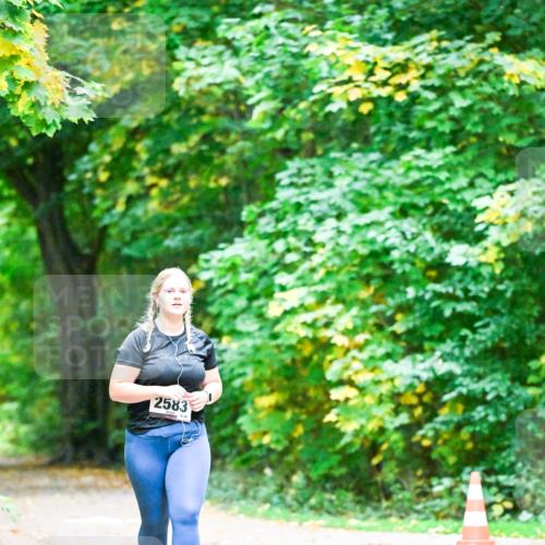 12.10.2025 - Bramfelder Halbmarathon 2025 Dr. Thomas Lammeyer http://msf.ph/oto/9344242 12.10.2025 10:07:19 Laufen 2583 meine-sportfotos.de
