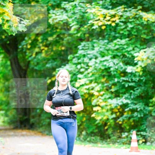 12.10.2025 - Bramfelder Halbmarathon 2025 Dr. Thomas Lammeyer http://msf.ph/oto/9344251 12.10.2025 10:07:21 Laufen 25 meine-sportfotos.de