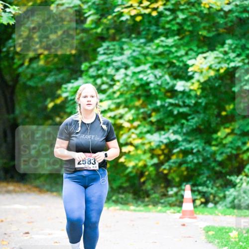 12.10.2025 - Bramfelder Halbmarathon 2025 Dr. Thomas Lammeyer http://msf.ph/oto/9344255 12.10.2025 10:07:21 Laufen 2583 meine-sportfotos.de