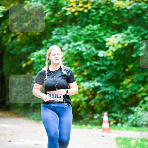 12.10.2025 - Bramfelder Halbmarathon 2025 Dr. Thomas Lammeyer http://msf.ph/oto/9344263 12.10.2025 10:07:22 Laufen 2585, 48 meine-sportfotos.de