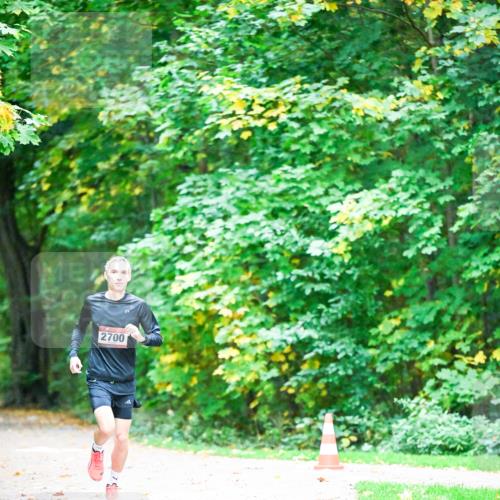 12.10.2025 - Bramfelder Halbmarathon 2025 Dr. Thomas Lammeyer http://msf.ph/oto/9344281 12.10.2025 10:08:08 Laufen 2700 meine-sportfotos.de