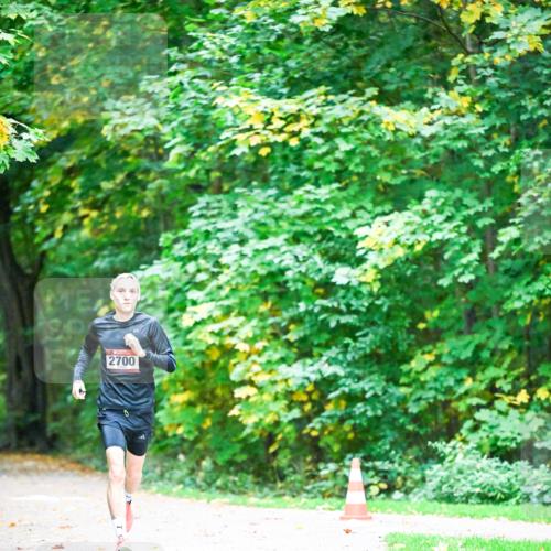12.10.2025 - Bramfelder Halbmarathon 2025 Dr. Thomas Lammeyer http://msf.ph/oto/9344282 12.10.2025 10:08:08 Laufen 2700 meine-sportfotos.de
