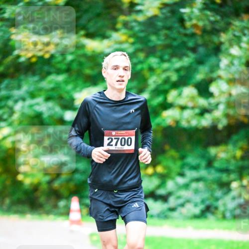 12.10.2025 - Bramfelder Halbmarathon 2025 Dr. Thomas Lammeyer http://msf.ph/oto/9344304 12.10.2025 10:08:11 Laufen 34, 2700 meine-sportfotos.de