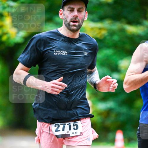 12.10.2025 - Bramfelder Halbmarathon 2025 Dr. Thomas Lammeyer http://msf.ph/oto/9344351 12.10.2025 10:08:30 Laufen 2715, 40 meine-sportfotos.de