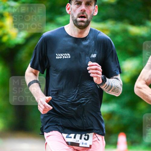 12.10.2025 - Bramfelder Halbmarathon 2025 Dr. Thomas Lammeyer http://msf.ph/oto/9344352 12.10.2025 10:08:30 Laufen 40 meine-sportfotos.de
