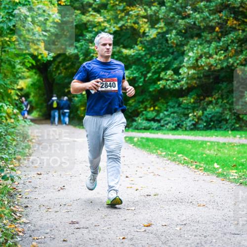 12.10.2025 - Bramfelder Halbmarathon 2025 Dr. Thomas Lammeyer http://msf.ph/oto/9344417 12.10.2025 10:09:09 Laufen 2840 meine-sportfotos.de
