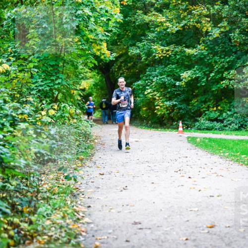 12.10.2025 - Bramfelder Halbmarathon 2025 Dr. Thomas Lammeyer http://msf.ph/oto/9344425 12.10.2025 10:09:16 Laufen 2969 meine-sportfotos.de