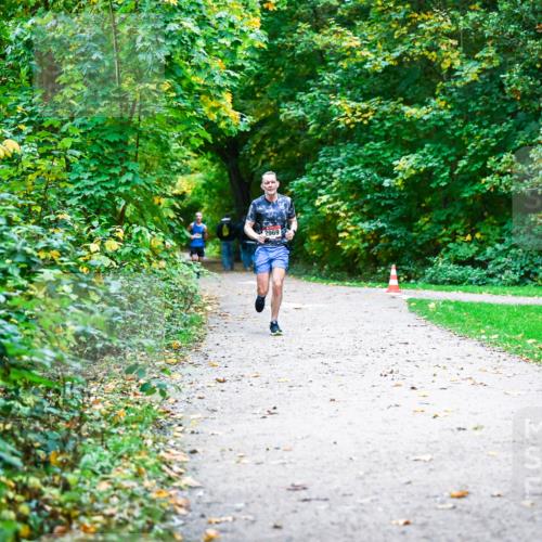 12.10.2025 - Bramfelder Halbmarathon 2025 Dr. Thomas Lammeyer http://msf.ph/oto/9344426 12.10.2025 10:09:16 Laufen 2969 meine-sportfotos.de