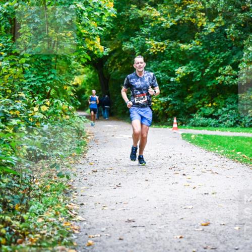 12.10.2025 - Bramfelder Halbmarathon 2025 Dr. Thomas Lammeyer http://msf.ph/oto/9344436 12.10.2025 10:09:17 Laufen 2969 meine-sportfotos.de