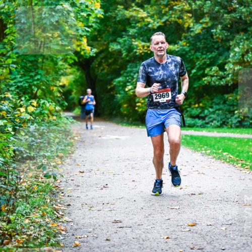 12.10.2025 - Bramfelder Halbmarathon 2025 Dr. Thomas Lammeyer http://msf.ph/oto/9344444 12.10.2025 10:09:18 Laufen 2969, 83 meine-sportfotos.de