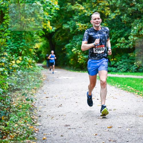 12.10.2025 - Bramfelder Halbmarathon 2025 Dr. Thomas Lammeyer http://msf.ph/oto/9344445 12.10.2025 10:09:18 Laufen 2969, 83 meine-sportfotos.de