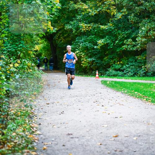 12.10.2025 - Bramfelder Halbmarathon 2025 Dr. Thomas Lammeyer http://msf.ph/oto/9344448 12.10.2025 10:09:22 Laufen 2988 meine-sportfotos.de