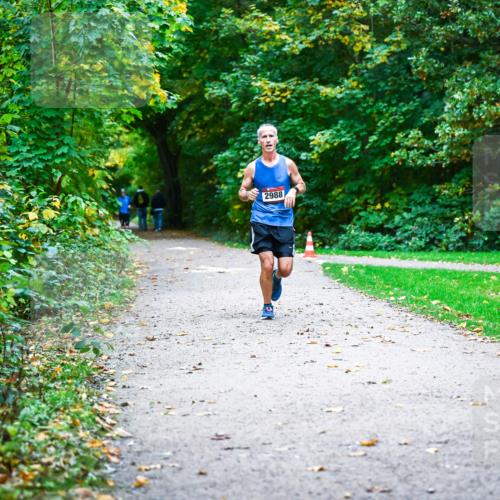 12.10.2025 - Bramfelder Halbmarathon 2025 Dr. Thomas Lammeyer http://msf.ph/oto/9344456 12.10.2025 10:09:24 Laufen 2988 meine-sportfotos.de