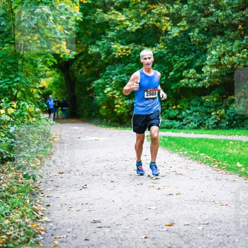 12.10.2025 - Bramfelder Halbmarathon 2025 Dr. Thomas Lammeyer http://msf.ph/oto/9344462 12.10.2025 10:09:24 Laufen 2988 meine-sportfotos.de