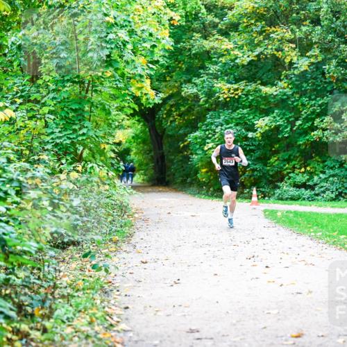 12.10.2025 - Bramfelder Halbmarathon 2025 Dr. Thomas Lammeyer http://msf.ph/oto/9344476 12.10.2025 10:09:46 Laufen 2543 meine-sportfotos.de