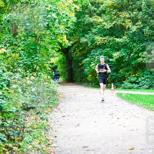 12.10.2025 - Bramfelder Halbmarathon 2025 Dr. Thomas Lammeyer http://msf.ph/oto/9344477 12.10.2025 10:09:46 Laufen 254 meine-sportfotos.de