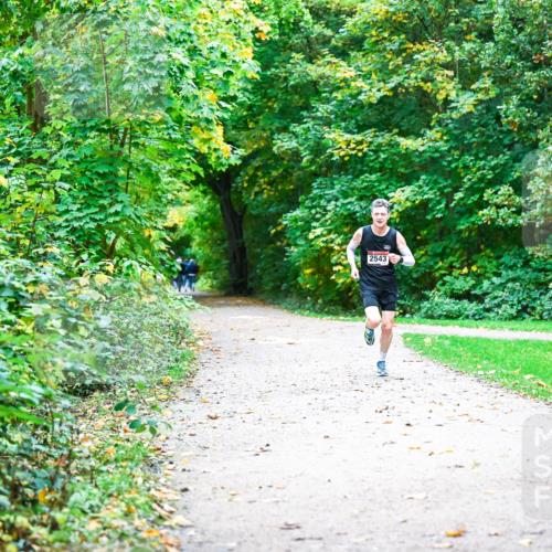 12.10.2025 - Bramfelder Halbmarathon 2025 Dr. Thomas Lammeyer http://msf.ph/oto/9344481 12.10.2025 10:09:47 Laufen 2543 meine-sportfotos.de