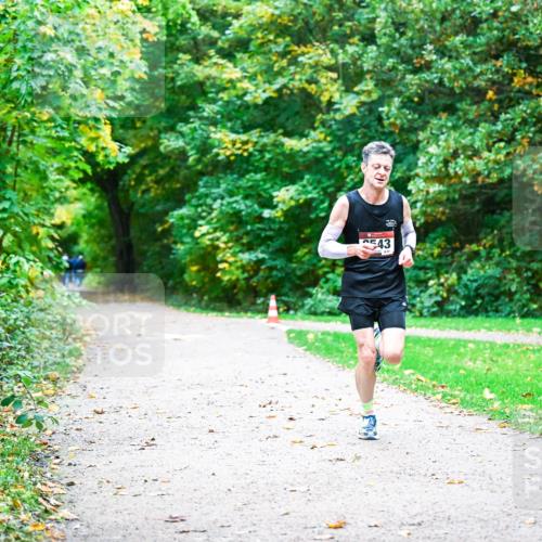 12.10.2025 - Bramfelder Halbmarathon 2025 Dr. Thomas Lammeyer http://msf.ph/oto/9344494 12.10.2025 10:09:48 Laufen 543 meine-sportfotos.de