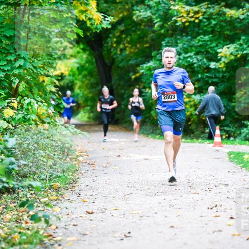 12.10.2025 - Bramfelder Halbmarathon 2025 Dr. Thomas Lammeyer http://msf.ph/oto/9344518 12.10.2025 10:10:53 Laufen 2803 meine-sportfotos.de